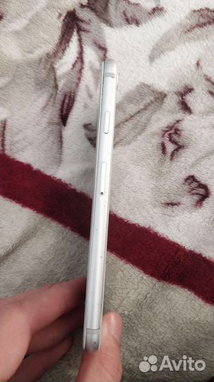 iPhone 8, 64 ГБ