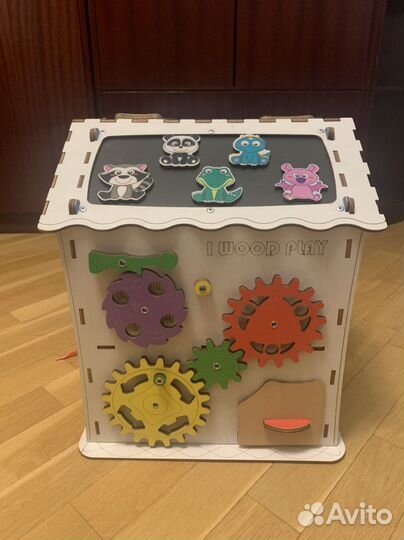 Деревянный домик детям от 2 до 3 лет