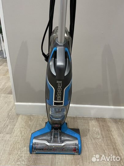 Моющий вертикальный пылесос Bissell