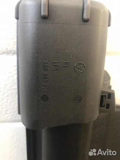 Шторка багажного отсека Пассат B7