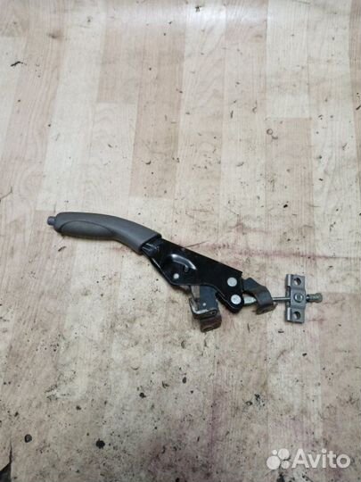 Рычаг стояночного тормоза Hyundai Accent седан