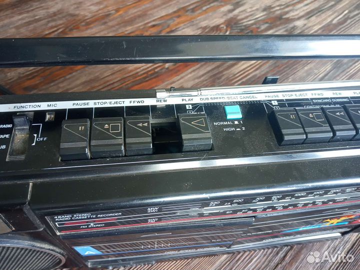 Кассетная японская магнитола Sanyo MW703K