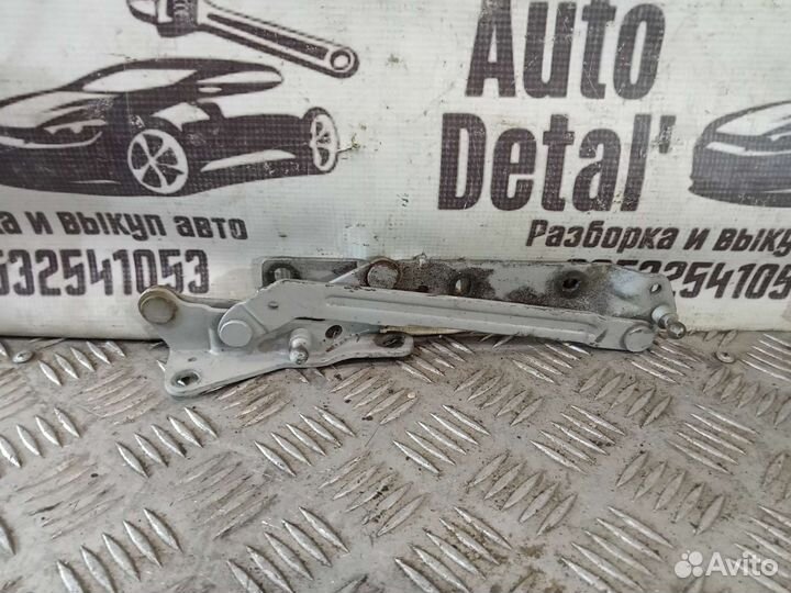 Петля багажника левая ford focus 1