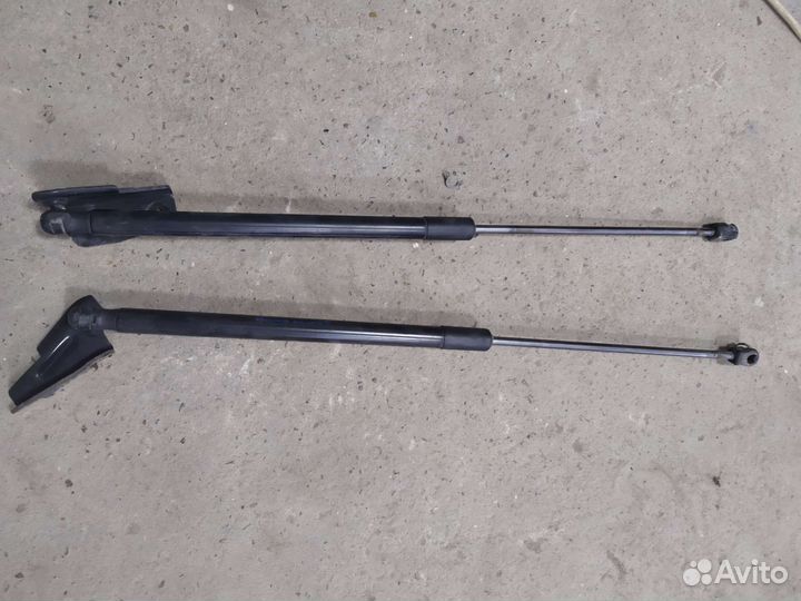 Газовый упор форд фокус 3