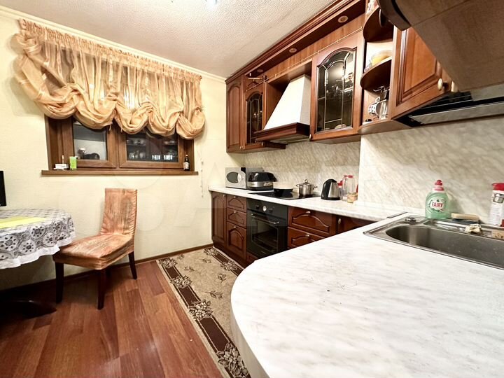 2-к. квартира, 56 м², 8/10 эт.