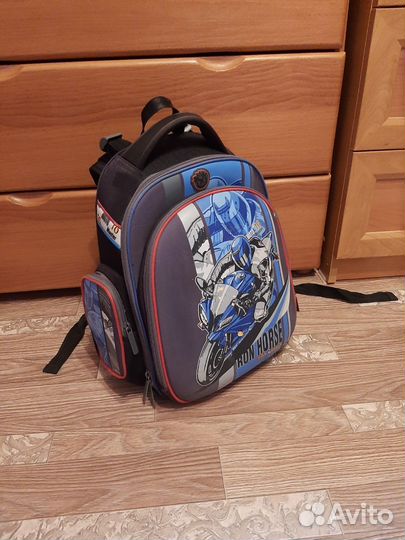 Ортопедический школьный портфель для мальчика