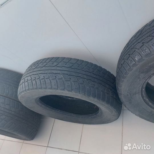 Kumho I'Zen RV Stud KC16 215/65 R16 98