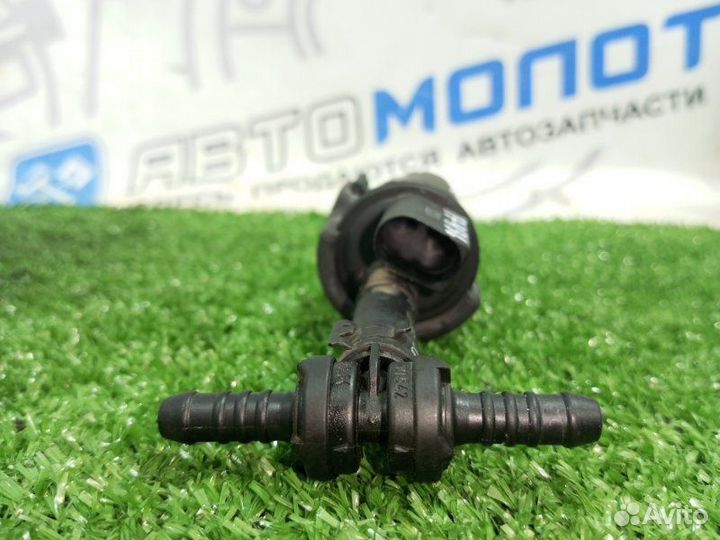 Клапан вентиляции топливного бака Volkswagen Golf