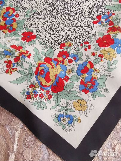 Винтажный красивый платок Италия