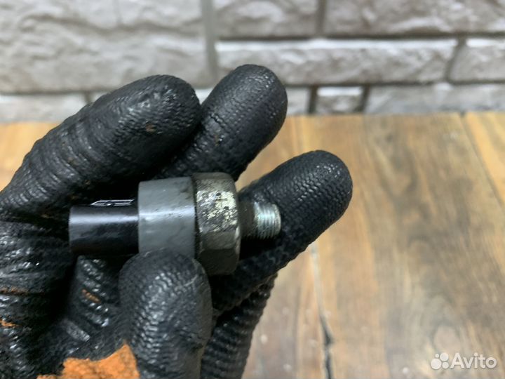 Land Cruiser Prado 150 Датчик давления масла