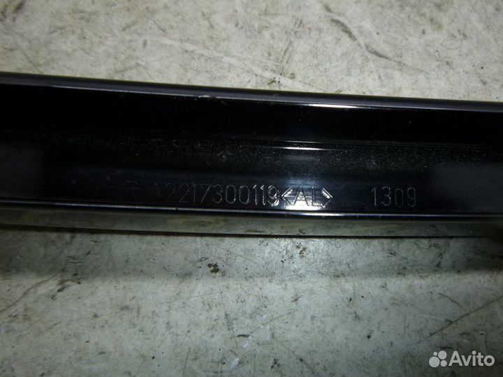 Направляющая двери mercedes benz W221 2005-2013