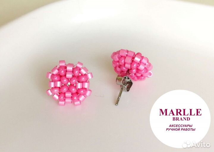 Круглые серьги-пусеты из бисера ручной работы