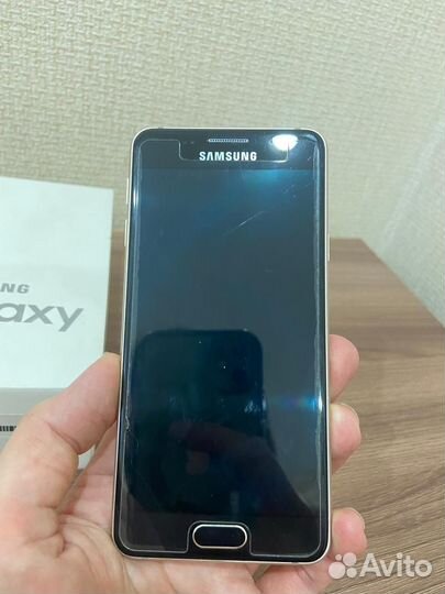 Телефон Samsung Galaxy A3
