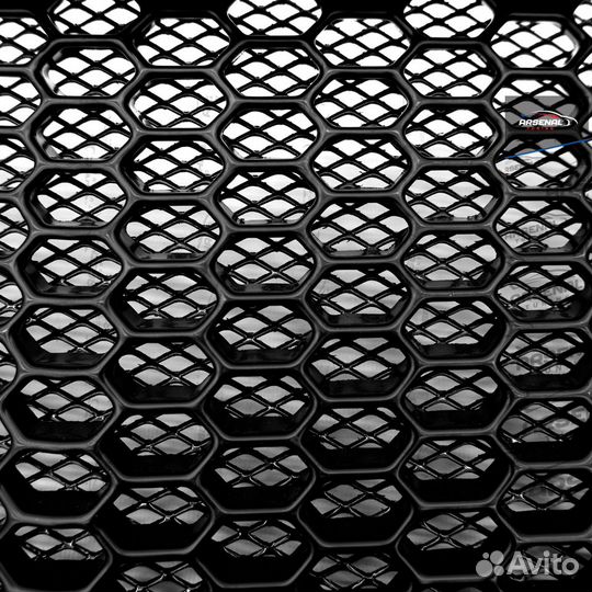 Маска (решетка радиатора) 