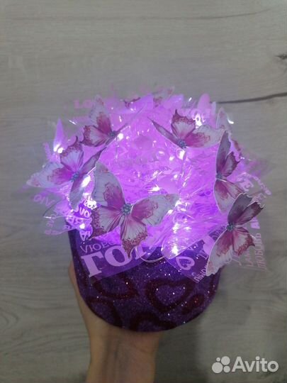 Букет из бабочек в шляпной коробке