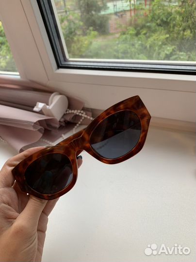Солнечные очки женские
