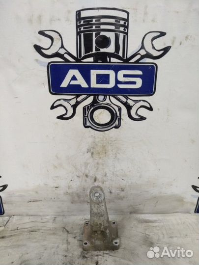 Кронштейн двигателя левый Ssangyong Kyron 1 D20DT