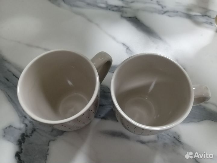 Набор новый из 2-х кружек Ив Роше