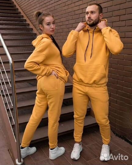 Парные спортивные костюмы