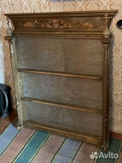 Большой красивый иконостас, дерево