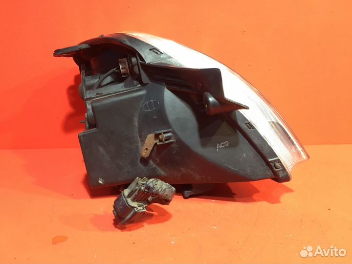 Фара для Kia Picanto 1 G4HG 1.1 бензин 1086 (Б/У)