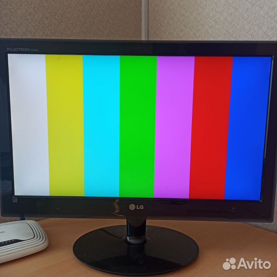 Монитор LG flatron E2240