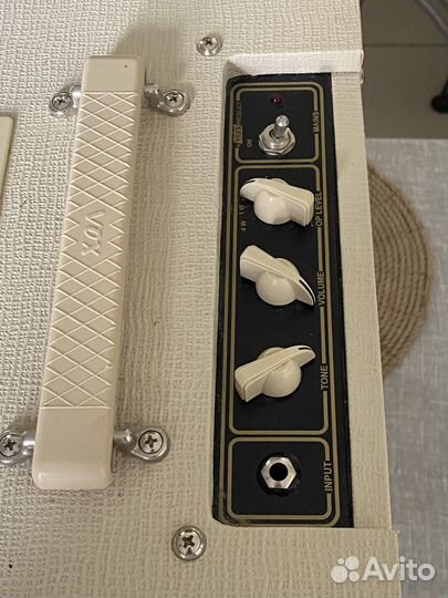 Ламповый комбоусилитель Vox AC4-TV