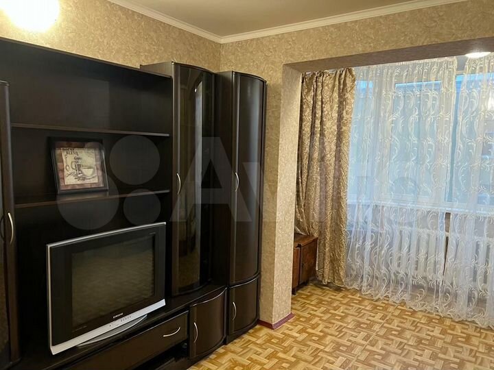 2-к. квартира, 52 м², 4/10 эт.