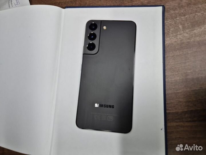 Samsung Galaxy S22, 8/128 ГБ