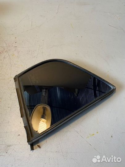 Форточка двери задняя правая Hyundai Elantra XD