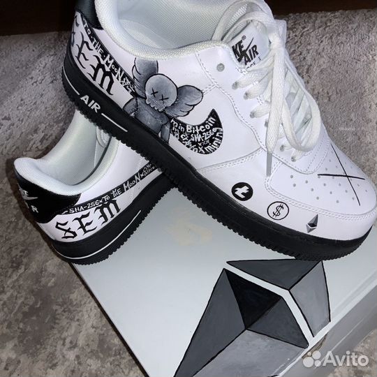 Роспись кроссовок