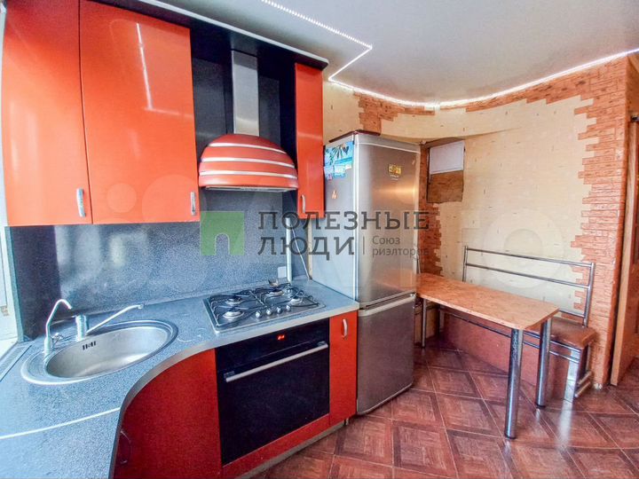 2-к. квартира, 50 м², 5/9 эт.