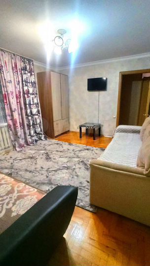 2-к. квартира, 55 м², 4/10 эт.