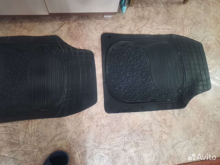 Универсальные резиновые коврики Pufi