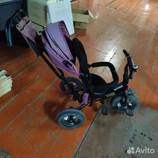 Детский велосипед с ручкой