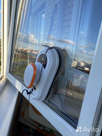 Робот-мойщик окон