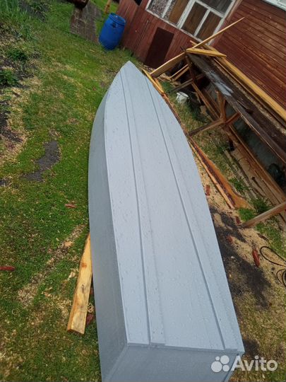 Лодка деревянная