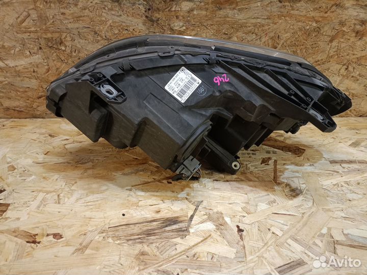 Фара правая галоген Mercedes Benz B-class W246