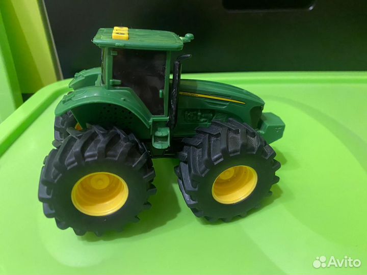 Трактор john deere