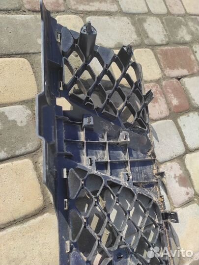 Решетка радиатора Nissan Pathfinder R51