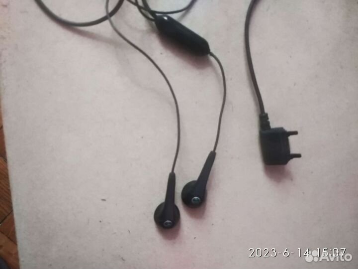 Наушники с микрофоном