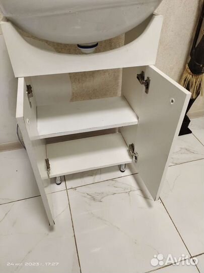 Тумба для ванной, с раковиной бу