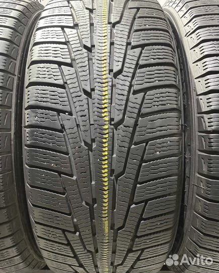 Nokian Tyres Hakkapeliitta R 215/65 R16 99N