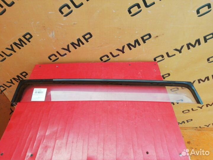 Ветровик задний левый Toyota Ipsum ACM26 2AZ-FE