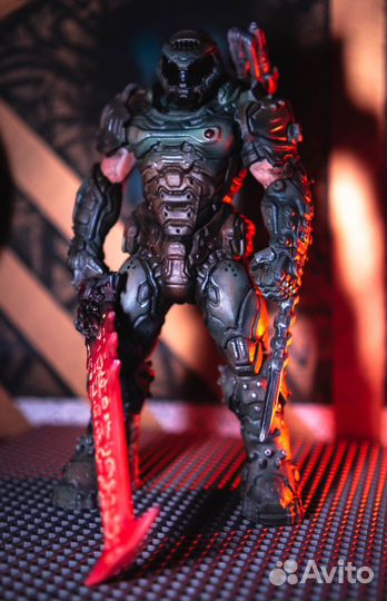 Фигурка doom eternal 30см doomslayer