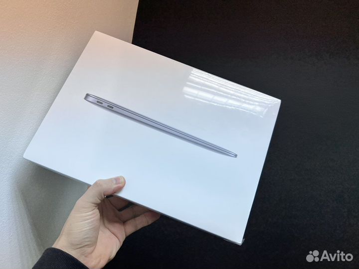 Hoвый MacBook 13 Air M1 8/256Gb+