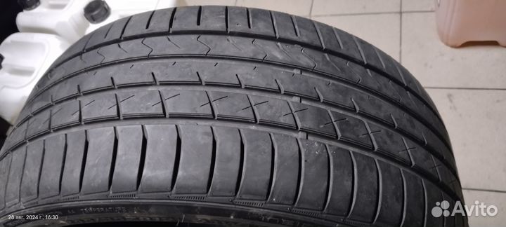 Habilead HF330 245/35 R19