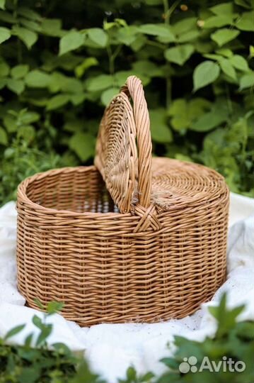 Плетеная корзина для пикника