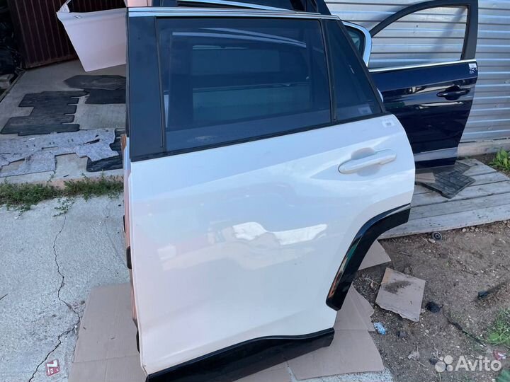 Задняя левая дверь Тойота Рав 4 50 кузов