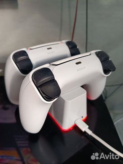Зарядка для джойстиков PS5